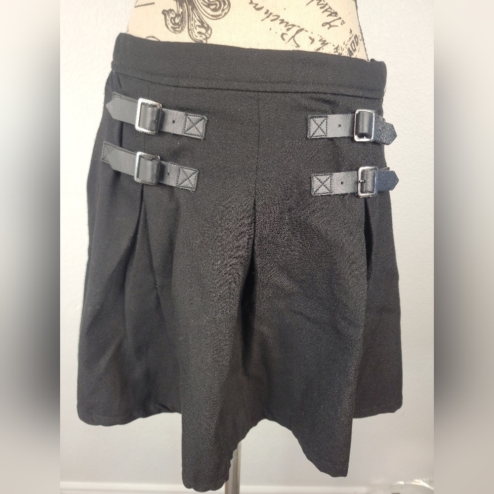 Hot Topic S/M Mini Skirt Pleated Front Buckled Whimsygoth Punk Witchy
